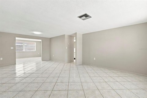 Villa ou maison à vendre à Port Richey, Floride: 2 chambres, 117.43 m2 № 2258894 - photo 3