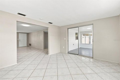 Villa ou maison à vendre à Port Richey, Floride: 2 chambres, 117.43 m2 № 2258894 - photo 7