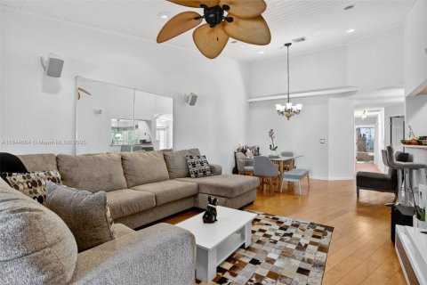 Villa ou maison à vendre à Deerfield Beach, Floride: 3 chambres, 126.72 m2 № 1940498 - photo 12