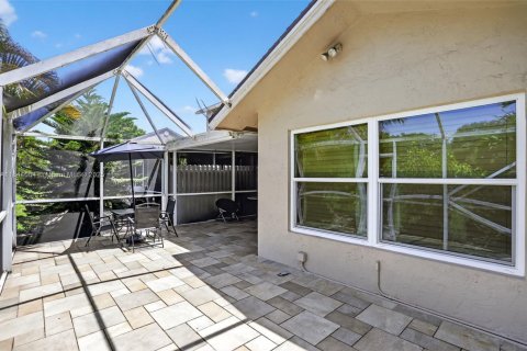 Villa ou maison à vendre à Deerfield Beach, Floride: 3 chambres, 126.72 m2 № 1940498 - photo 28