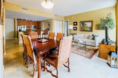 Condo in Coral Gables, Florida, 3 bedrooms  № 2027131 - photo 12