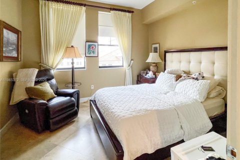 Condo in Coral Gables, Florida, 3 bedrooms  № 2027131 - photo 19