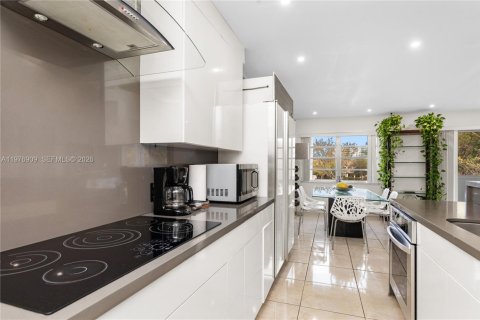 Copropriété à vendre à Hollywood, Floride: 2 chambres, 83.61 m2 № 2041966 - photo 2