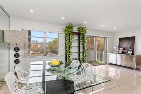 Copropriété à vendre à Hollywood, Floride: 2 chambres, 83.61 m2 № 2041966 - photo 15