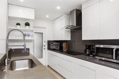 Copropriété à vendre à Hollywood, Floride: 2 chambres, 83.61 m2 № 2041966 - photo 6