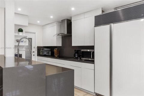 Copropriété à vendre à Hollywood, Floride: 2 chambres, 83.61 m2 № 2041966 - photo 5