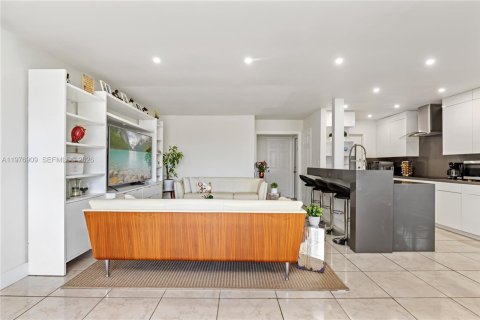 Copropriété à vendre à Hollywood, Floride: 2 chambres, 83.61 m2 № 2041966 - photo 13