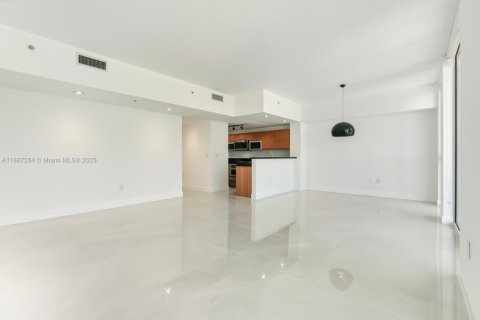 Condominio en venta en Miami, Florida, 2 dormitorios, 120.12 m2 № 1981770 - foto 9