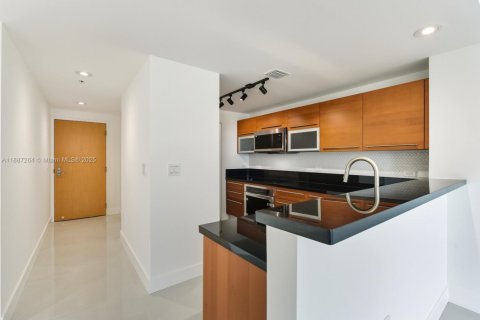 Condominio en venta en Miami, Florida, 2 dormitorios, 120.12 m2 № 1981770 - foto 10
