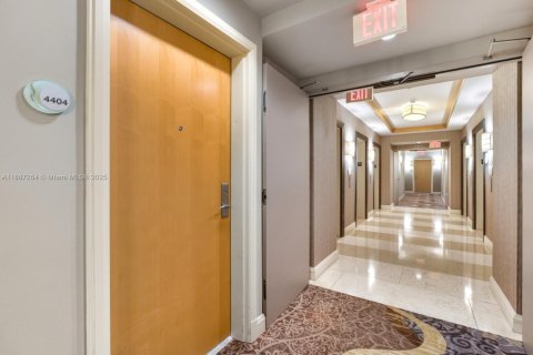 Condominio en venta en Miami, Florida, 2 dormitorios, 120.12 m2 № 1981770 - foto 6