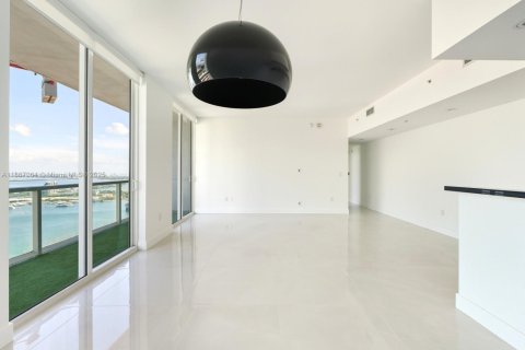 Condominio en venta en Miami, Florida, 2 dormitorios, 120.12 m2 № 1981770 - foto 7