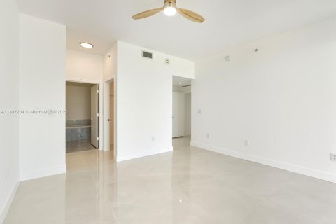 Condominio en venta en Miami, Florida, 2 dormitorios, 120.12 m2 № 1981770 - foto 16