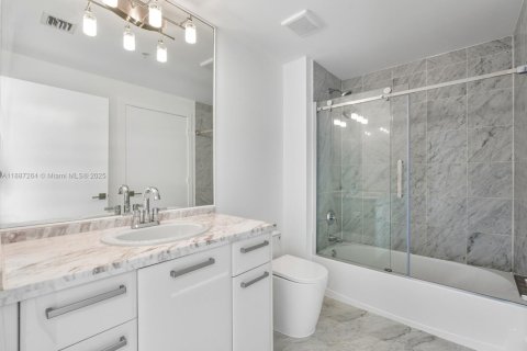 Condominio en venta en Miami, Florida, 2 dormitorios, 120.12 m2 № 1981770 - foto 12