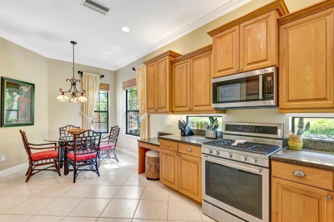 Купить виллу или дом в Лейквуд Ранч, Флорида 6 комнат, 178.28м2, № 1816204 - фото 15