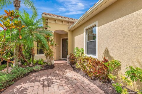 Купить виллу или дом в Лейквуд Ранч, Флорида 6 комнат, 178.28м2, № 1816204 - фото 2