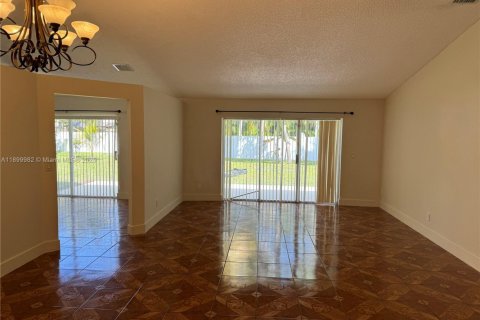 House in Miramar, Florida 4 bedrooms, 187.66 sq.m. № 1952521 - photo 8