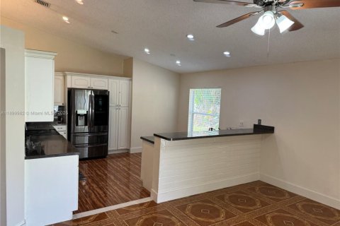House in Miramar, Florida 4 bedrooms, 187.66 sq.m. № 1952521 - photo 4