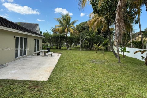 House in Miramar, Florida 4 bedrooms, 187.66 sq.m. № 1952521 - photo 19