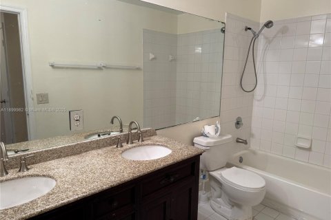 House in Miramar, Florida 4 bedrooms, 187.66 sq.m. № 1952521 - photo 13