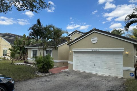 House in Miramar, Florida 4 bedrooms, 187.66 sq.m. № 1952521 - photo 20