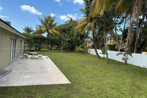 House in Miramar, Florida 4 bedrooms, 187.66 sq.m. № 1952521 - photo 18