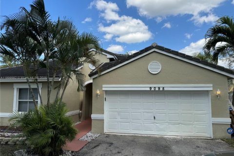 House in Miramar, Florida 4 bedrooms, 187.66 sq.m. № 1952521 - photo 21