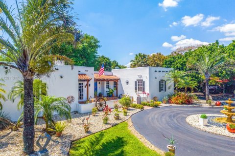 Casa en venta en Miami, Florida, 4 dormitorios, 619.38 m2 № 2075168 - foto 24
