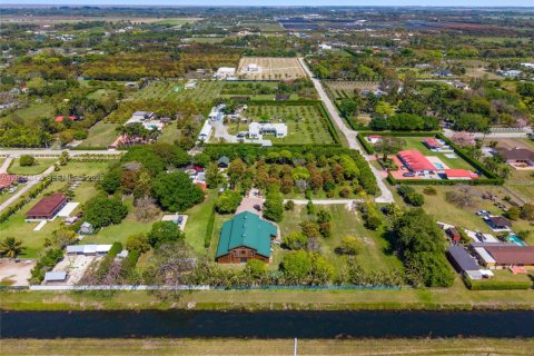 Casa en venta en Miami, Florida, 4 dormitorios, 619.38 m2 № 2075168 - foto 14