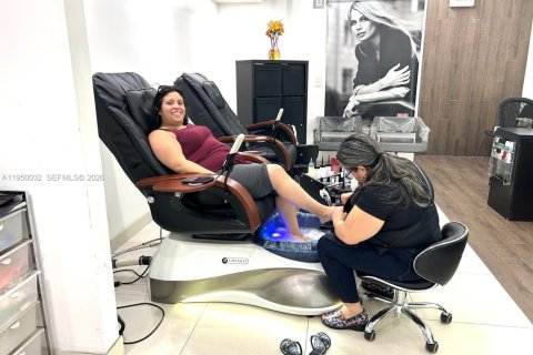 Immobilier commercial à vendre à Hollywood, Floride № 2054621 - photo 8