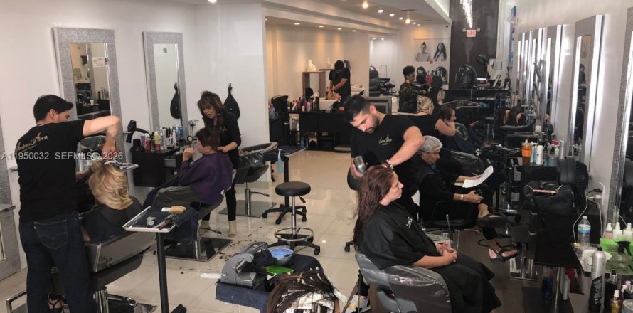 Immobilier commercial à Hollywood, Floride № 2054621