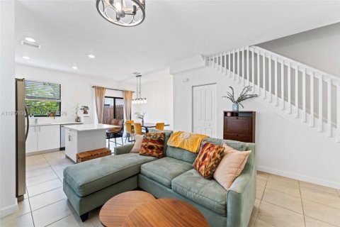 House in Miami, Florida 3 bedrooms, 123.37 sq.m. № 2042525 - photo 4