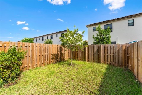 House in Miami, Florida 3 bedrooms, 123.37 sq.m. № 2042525 - photo 19