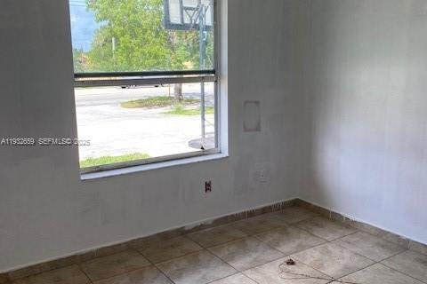 Снять в аренду виллу или дом в Холливуд, Флорида 3 спальни, 111.48м2, № 1991578 - фото 7