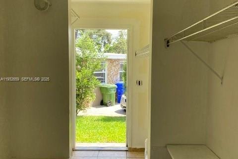 Снять в аренду виллу или дом в Холливуд, Флорида 3 спальни, 111.48м2, № 1991578 - фото 15