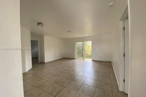 Снять в аренду виллу или дом в Холливуд, Флорида 3 спальни, 111.48м2, № 1991578 - фото 6