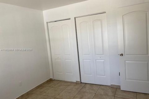 Снять в аренду виллу или дом в Холливуд, Флорида 3 спальни, 111.48м2, № 1991578 - фото 11