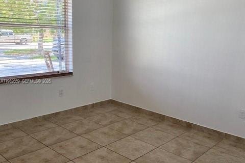 Снять в аренду виллу или дом в Холливуд, Флорида 3 спальни, 111.48м2, № 1991578 - фото 10