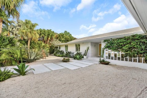 House in Key Biscayne, Florida 5 bedrooms, 439.06 sq.m. № 1937494 - photo 5
