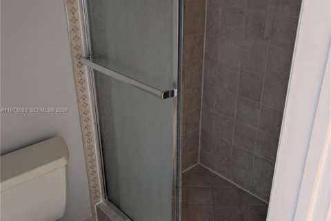 Снять в аренду таунхаус в Норт-Майами, Флорида 3 спальни, 152.36м2, № 2041299 - фото 6