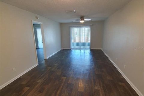 House in Palm Harbor, Florida 2 bedrooms, 92.9 sq.m. № 2198495 - photo 4