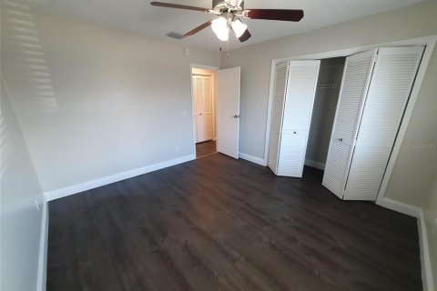 House in Palm Harbor, Florida 2 bedrooms, 92.9 sq.m. № 2198495 - photo 6