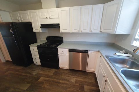 House in Palm Harbor, Florida 2 bedrooms, 92.9 sq.m. № 2198495 - photo 2