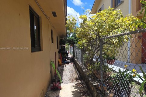 Immobilier commercial à vendre à Hialeah, Floride: 220.55 m2 № 2084513 - photo 16
