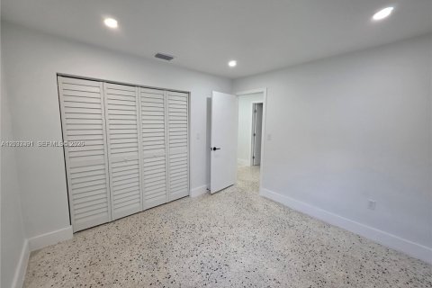 Immobilier commercial à vendre à Hialeah, Floride: 220.55 m2 № 2084513 - photo 11