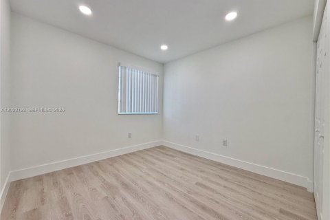 Touwnhouse à vendre à Doral, Floride: 3 chambres, 128.21 m2 № 2086101 - photo 23