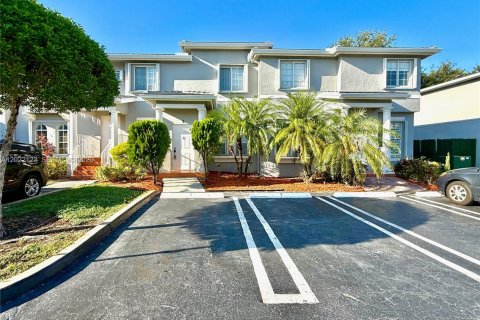 Touwnhouse à vendre à Doral, Floride: 3 chambres, 128.21 m2 № 2086101 - photo 2
