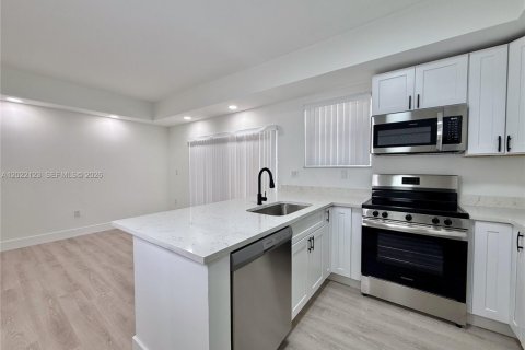 Touwnhouse à vendre à Doral, Floride: 3 chambres, 128.21 m2 № 2086101 - photo 9