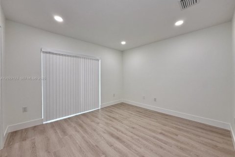 Touwnhouse à vendre à Doral, Floride: 3 chambres, 128.21 m2 № 2086101 - photo 16