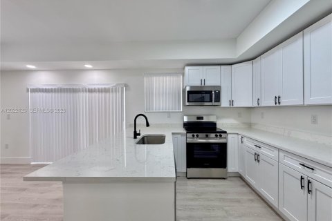 Touwnhouse à vendre à Doral, Floride: 3 chambres, 128.21 m2 № 2086101 - photo 6
