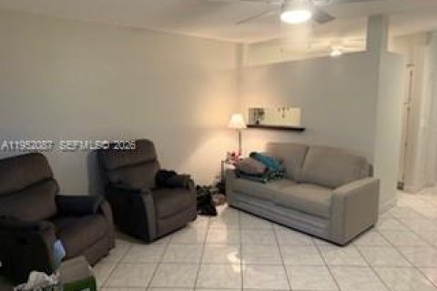 Купить кондоминиум в Халландейл-Бич, Флорида 1 спальня, 58.06м2, № 2006417 - фото 10